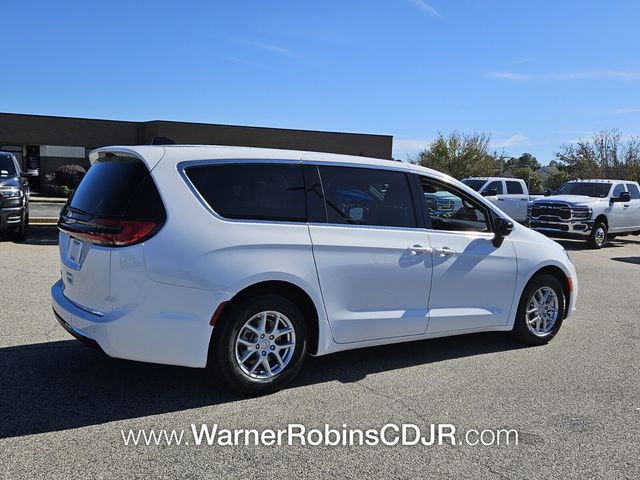 New 2026 White Chrysler Select image 15