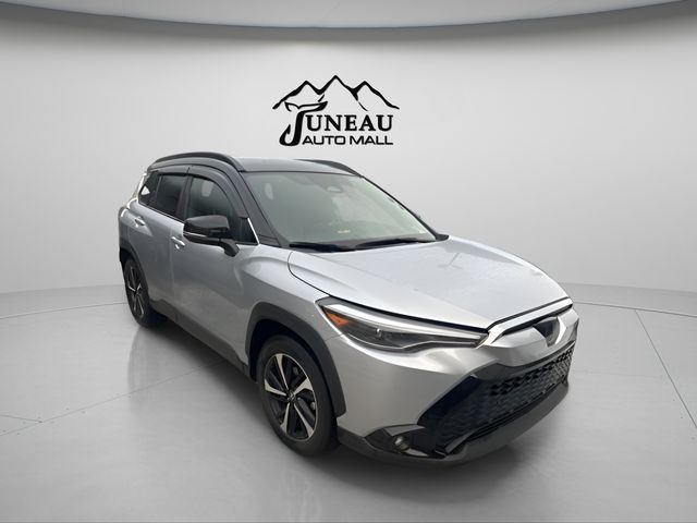 2025 Toyota Corolla Cross Hybrid XSE AWD's photo