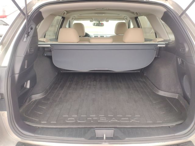 2016 Subaru Outback 3.6R photo