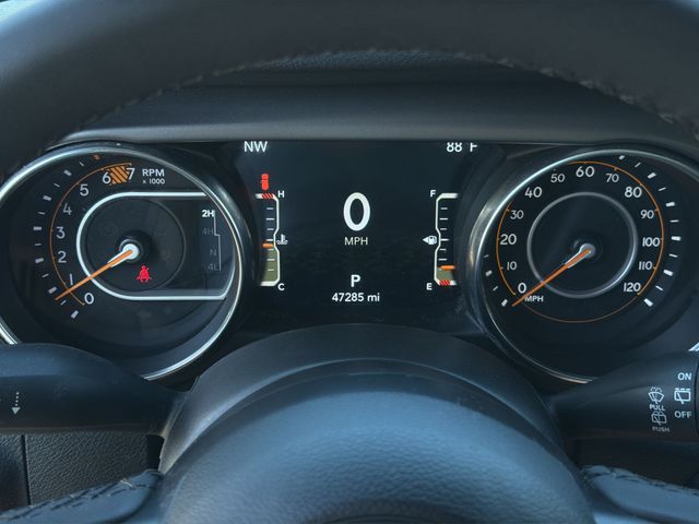 Used 2023 Silver Jeep Sport S image 23