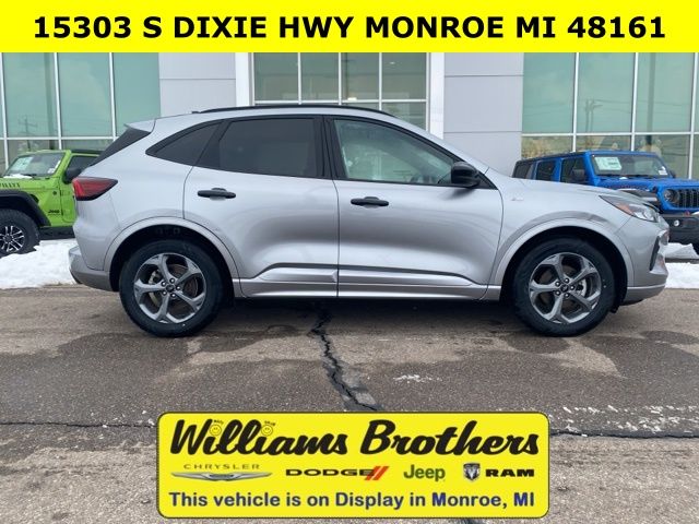 2024 Ford Escape ST-Line - Silver Metallic exterior view 4