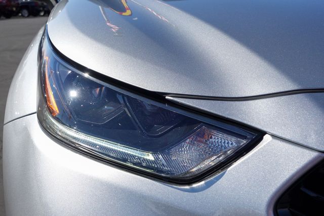 used 2021 Toyota Highlander car, priced at $31,500