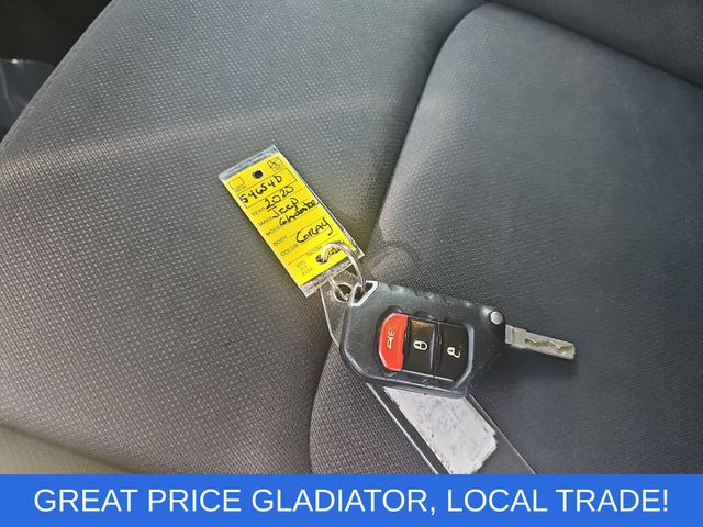Used 2020 Silver Jeep Sport image 31
