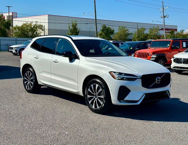 2024 Volvo XC60 B5 Plus Dark Theme