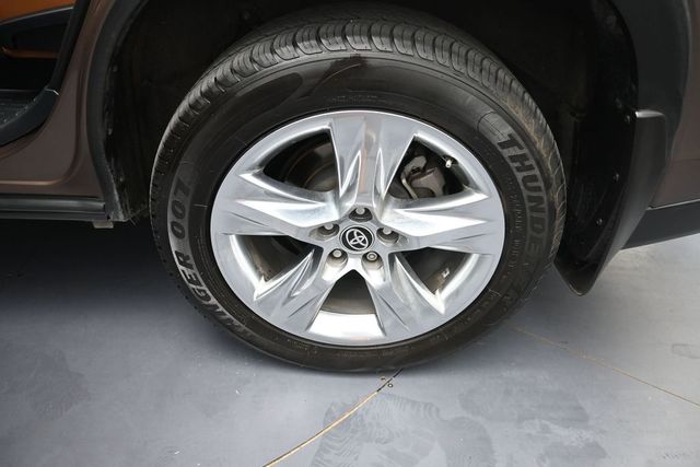 used 2019 Toyota Highlander car, priced at $24,292
