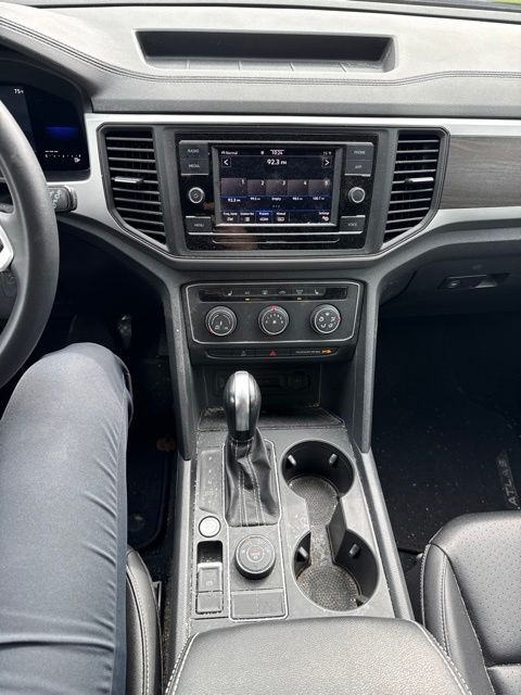 2023 Volkswagen Atlas 2.0T SE White at Sutliff Volkswagen
