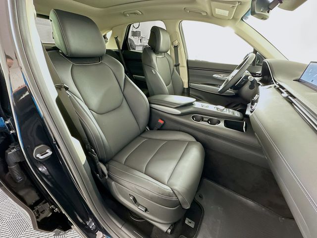 2025 Genesis GV70 Select 29