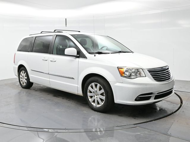 2015 Chrysler Town & Country Touring FWD
