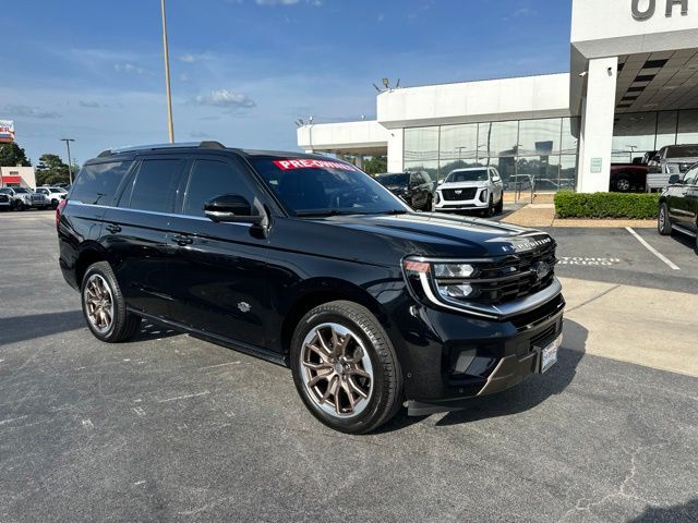 Black Metallic 2025 Ford Expedition SUV / Crossover Four-Wheel Drive Automatic