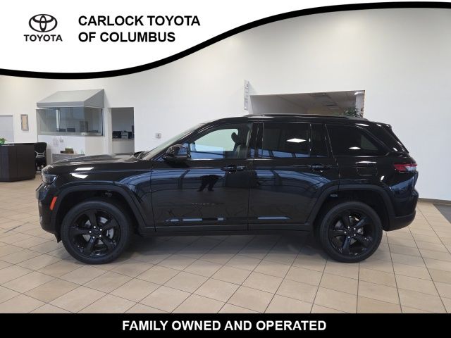 Diamond Black Crystal Pearlcoat 2023 Jeep Grand Cherokee SUV / Crossover Four-Wheel Drive 8-Speed Automatic