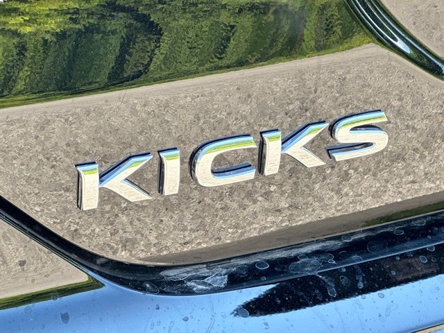 2024 Nissan Kicks SR 21