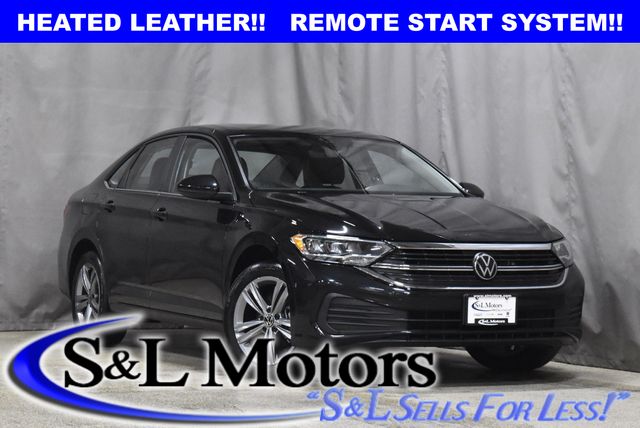 Deep Black Pearl 2024 Volkswagen Jetta SE FWD Sedan Front-Wheel Drive 8-Speed Automatic