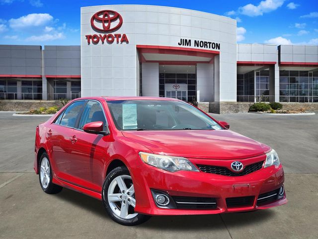 Barcelona Red Metallic 2014 Toyota Camry Sedan Front-Wheel Drive 6-Speed Automatic