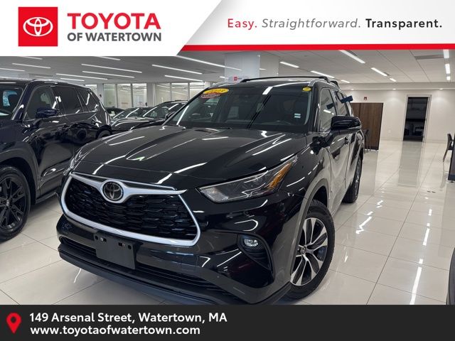 Midnight Black Metallic 2023 Toyota Highlander XLE AWD SUV / Crossover All-Wheel Drive 8-Speed Automatic