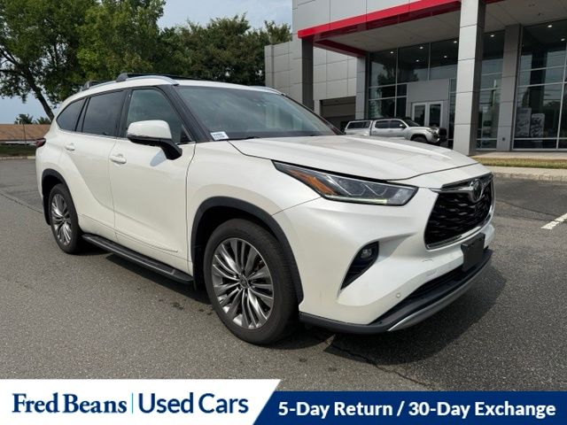 White (Blizzard Pearl) 2020 Toyota Highlander SUV / Crossover All-Wheel Drive 8-Speed Automatic