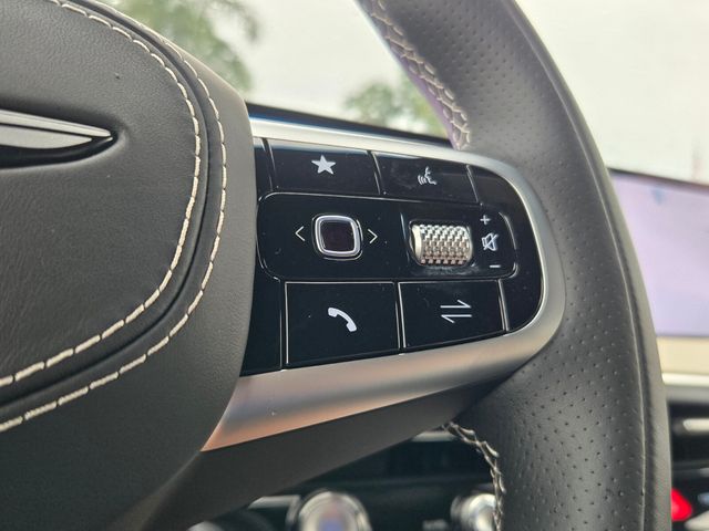 2027 Genesis Gv70