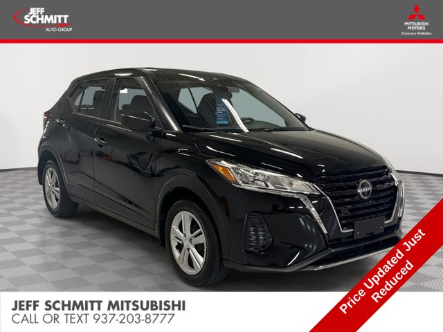 Super Black 2025 Nissan Kicks Play SUV / Crossover Front-Wheel Drive Continuously Variable Transmission