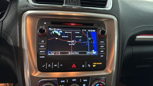 Used 2014 White Diamond Clearcoat GMC Denali image 15