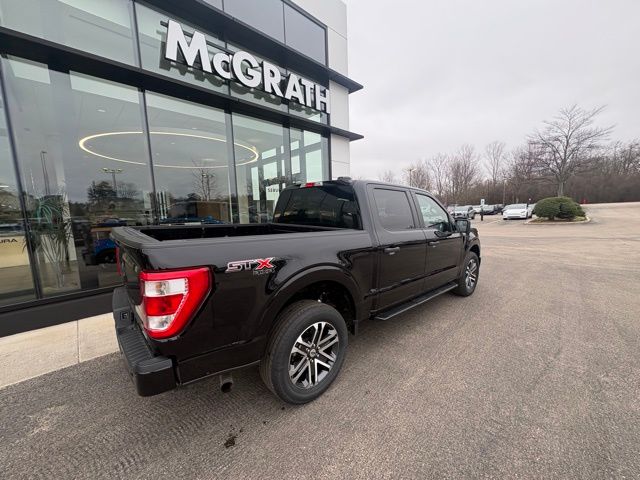 Used 2022 Black Ford XL image 2