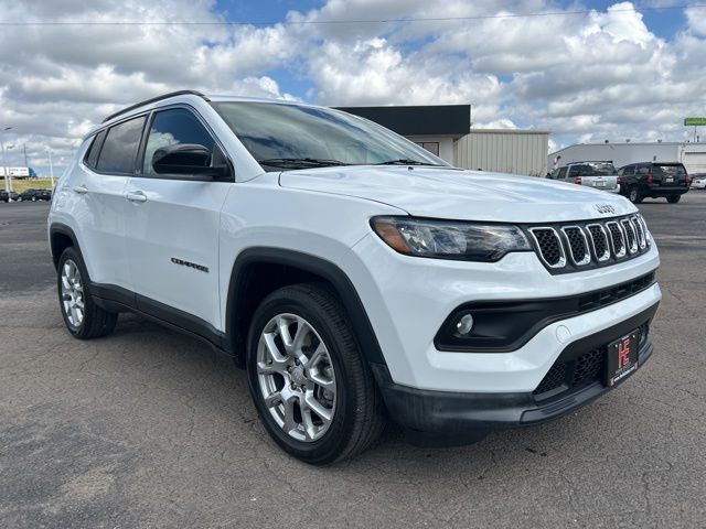 Bright White Clearcoat 2024 Jeep Compass Latitude Lux 4WD SUV / Crossover Four-Wheel Drive 8-Speed Automatic