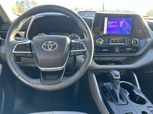 2023 Toyota Highlander XLE 10