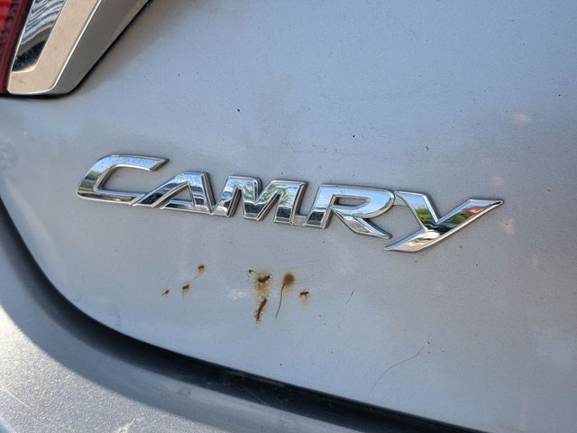 2015 Toyota Camry - Image 10