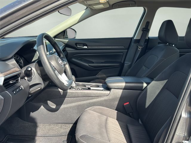 2025 Nissan Altima SV - Photo 17