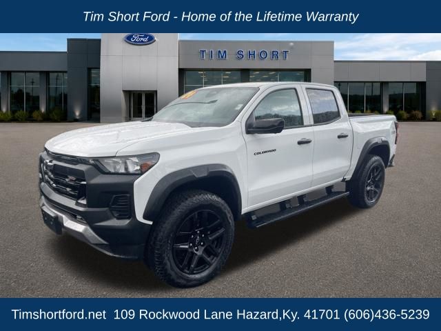 Summit White 2024 Chevrolet Colorado Pickup Truck Four-Wheel Drive 8-Speed Automatic