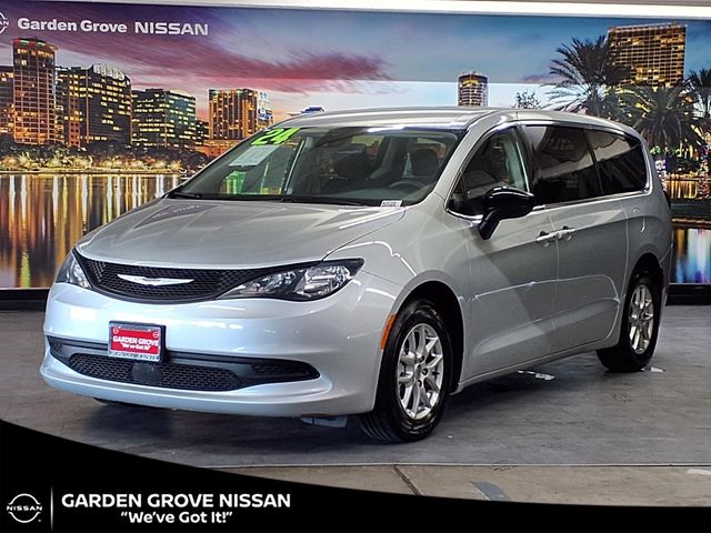 2024 Chrysler Voyager