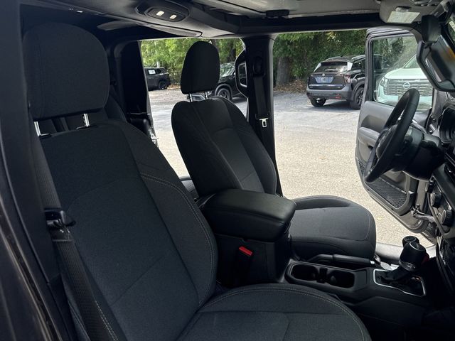 Used 2024 Gray Jeep Sport image 10