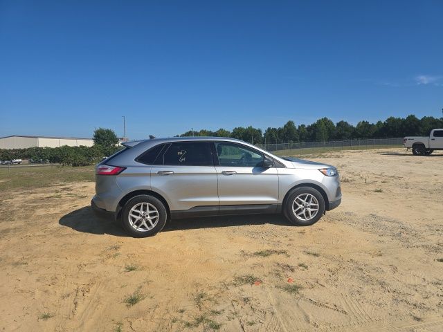 Used 2021 Iconic Silver Metallic Ford SE image 10