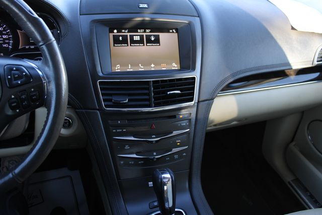 Used 2018 Red Lincoln Reserve image 15