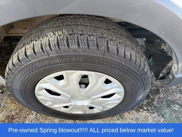 Used 2025 White Ford XL image 7
