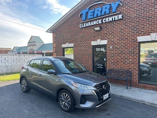 Gray (Gun Metallic) 2021 Nissan Kicks SV FWD SUV / Crossover Front-Wheel Drive Continuously Variable Transmission