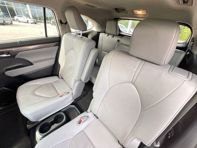 Used 2021 Toyota Highlander SUV