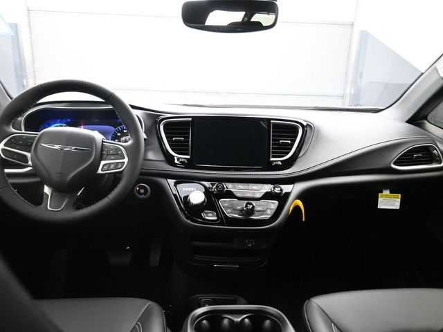 2026 Chrysler Pacifica Select - 9
