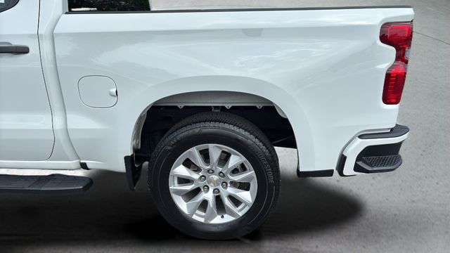 Used 2025 White Chevrolet Custom image 35