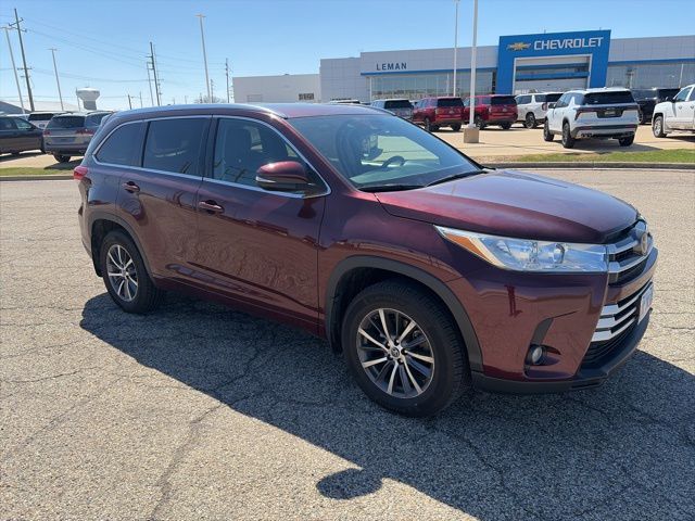 Salsa Red Pearl 2017 Toyota Highlander XLE AWD SUV / Crossover All-Wheel Drive 8-Speed Automatic