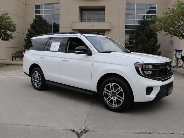 Star White Metallic Tri-Coat 2025 Ford Expedition SUV / Crossover Four-Wheel Drive Automatic