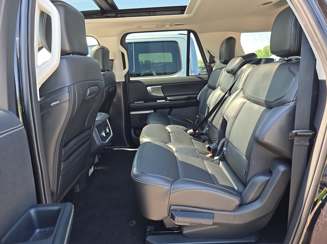 2025 Black Metallic Ford Expedition Max Platinum 4X4 SUV