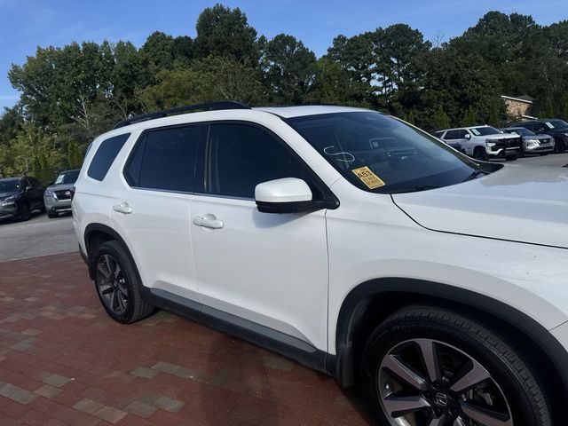 Used 2025 Honda Pilot SUV
