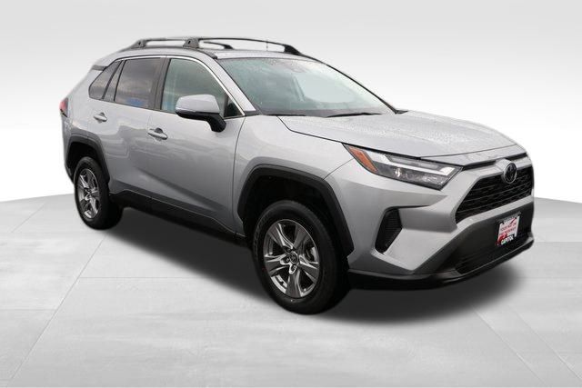 2023 Toyota RAV4 XLE 16