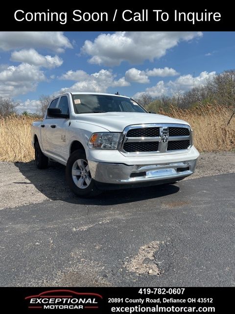 Bright White Clearcoat 2023 RAM 1500 Classic SLT Crew Cab 4WD Pickup Truck Four-Wheel Drive 8-Speed Automatic