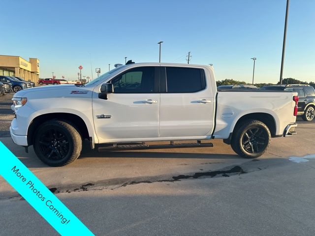 2022 Chevrolet Silverado 1500 RST 2