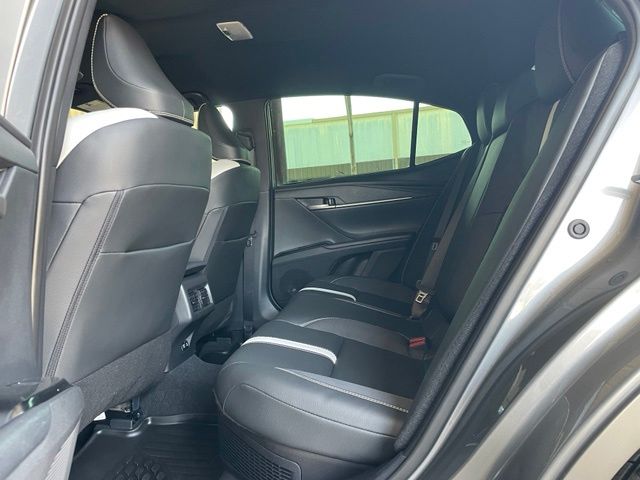 Used 2025  Toyota SE image 26