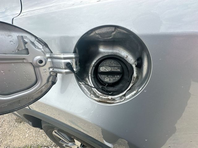 Used 2018 Silver Toyota XLE image 43