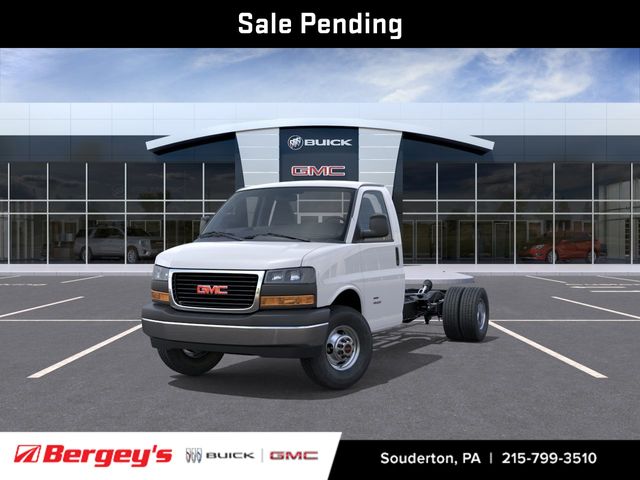 Summit White 2026 GMC Savana Chassis 4500 159 Cutaway RWD Van Rear-Wheel Drive 8-Speed Automatic