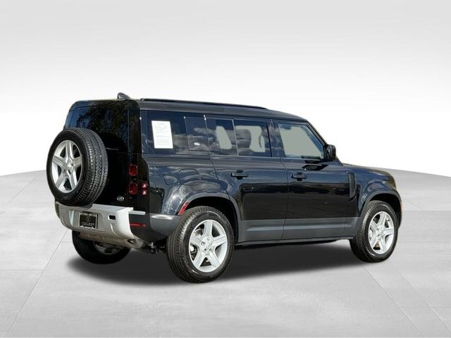 2022 Land Rover Defender 110 SE 5