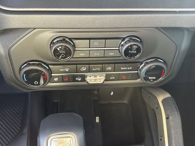 New 2025 Gray Ford Badlands image 18