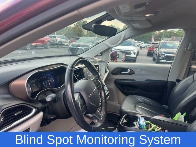 2019 Chrysler Pacifica Touring L 3